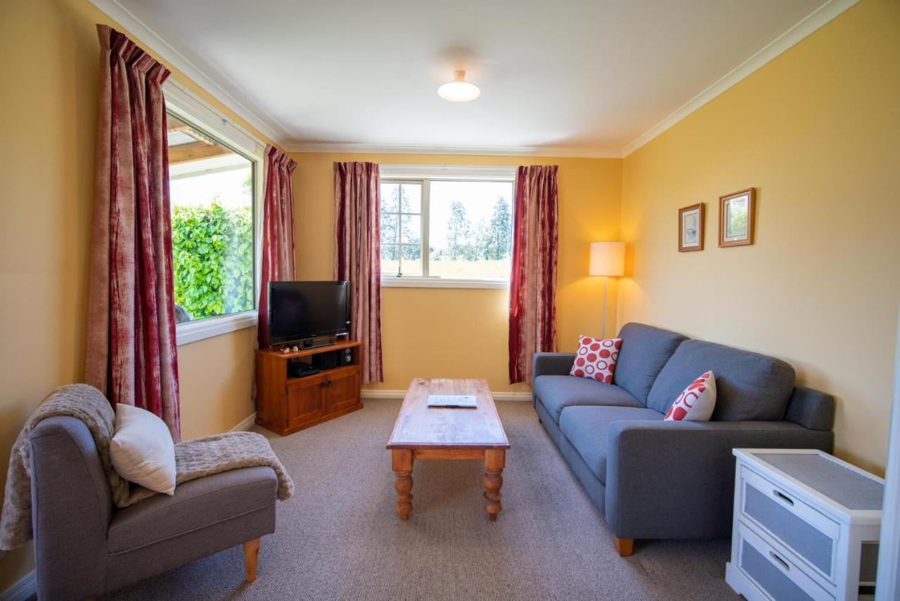 Blue Thistle Cottages Te Anau Exterior foto